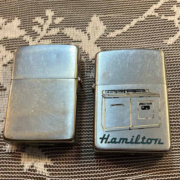 9 piece lot of vintage lighters + 2 free items - Picture 9 of 11